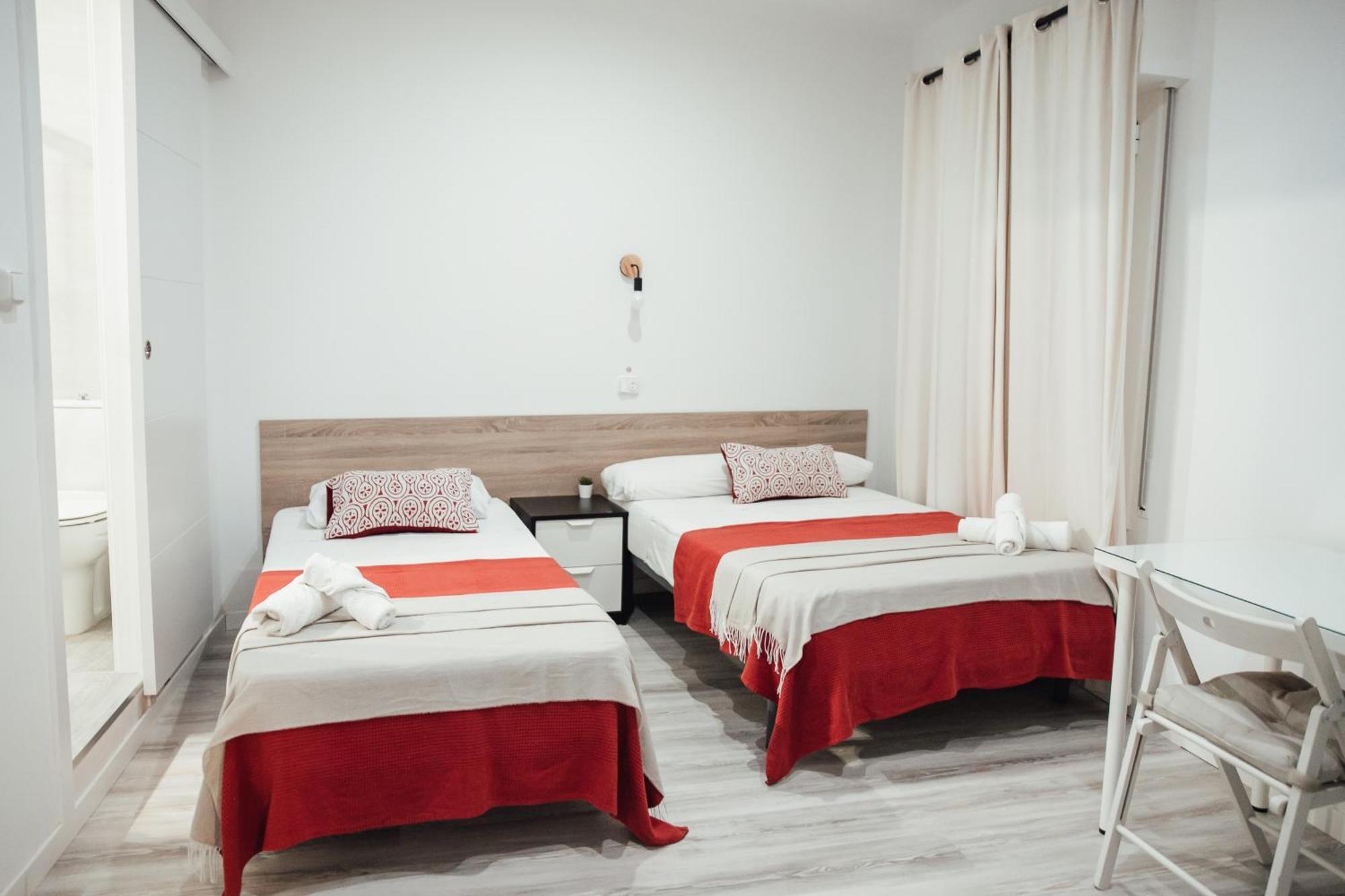 Hostal Ruta De Francia Barcelona Exterior photo